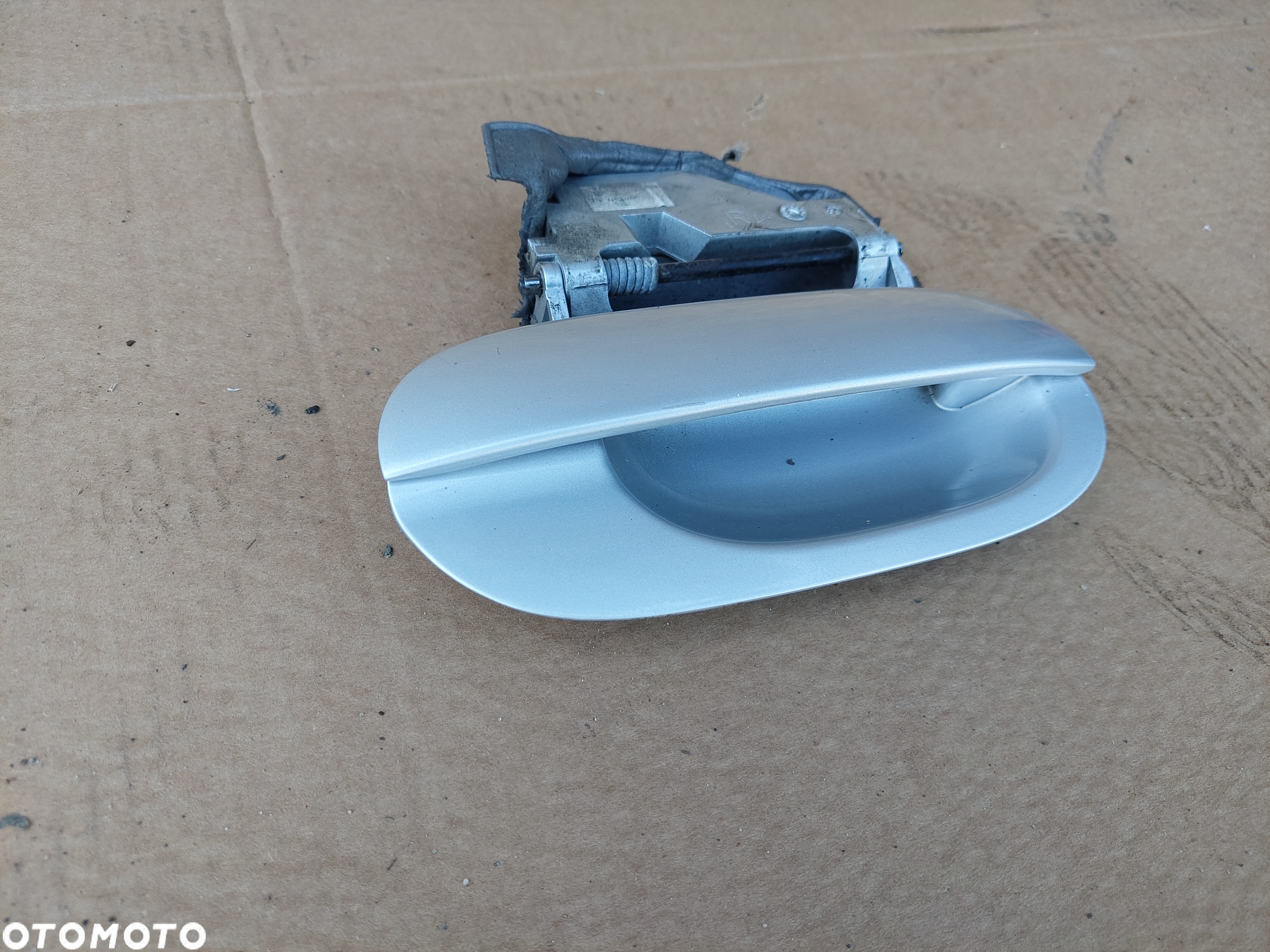 BMW E39 KLAMKA PRAWA PRZÓD TYŁ 354 TITAN SILBER - 2