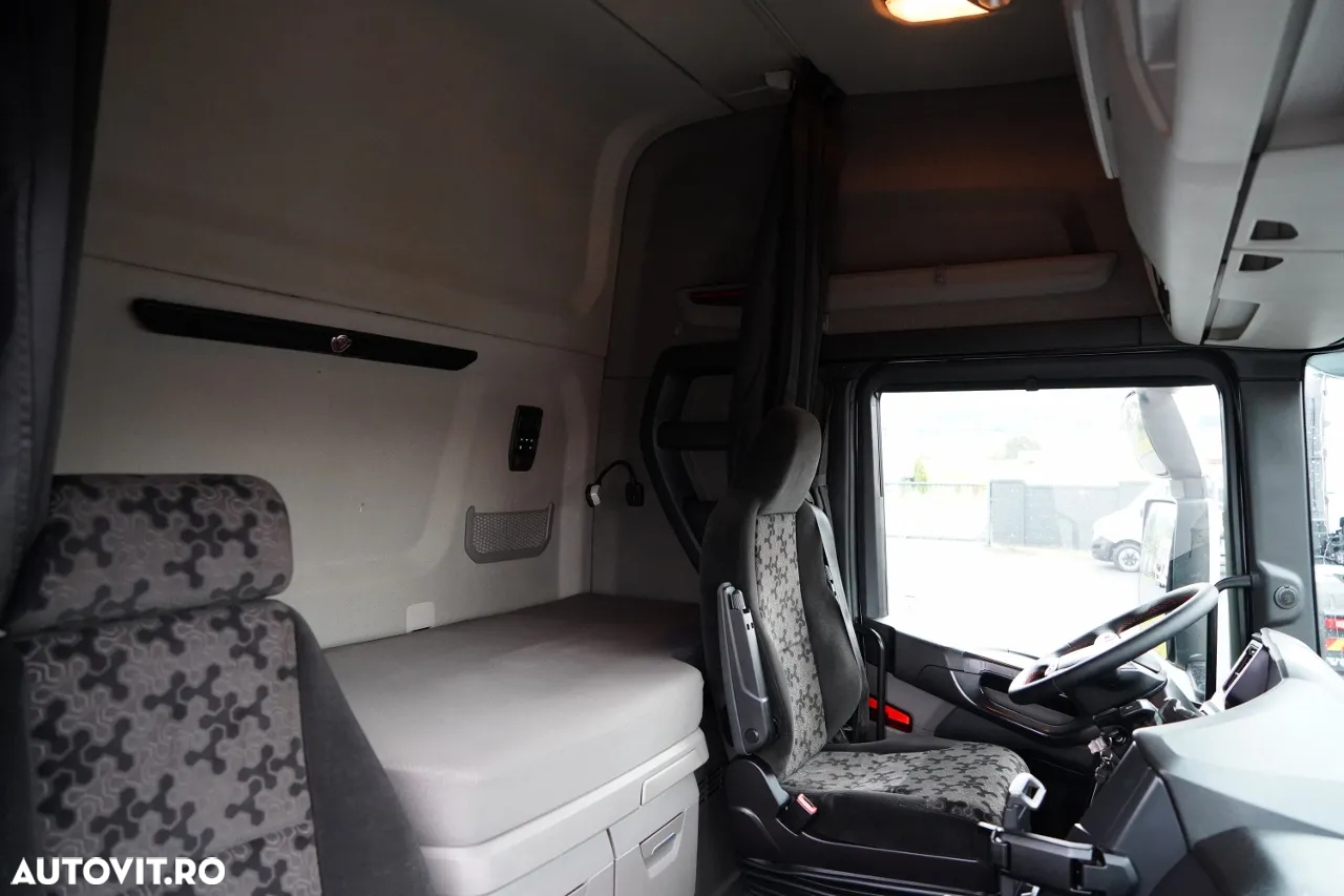 Scania R 520 / V8 / SISTEM HIDRAULIC / RETARDER / RĂCIRE ​​I-PARK / FULL AIRMATIC / ANVELOPE 100% / CONTRACT POST-SERVICE / IMPORTAT - 36