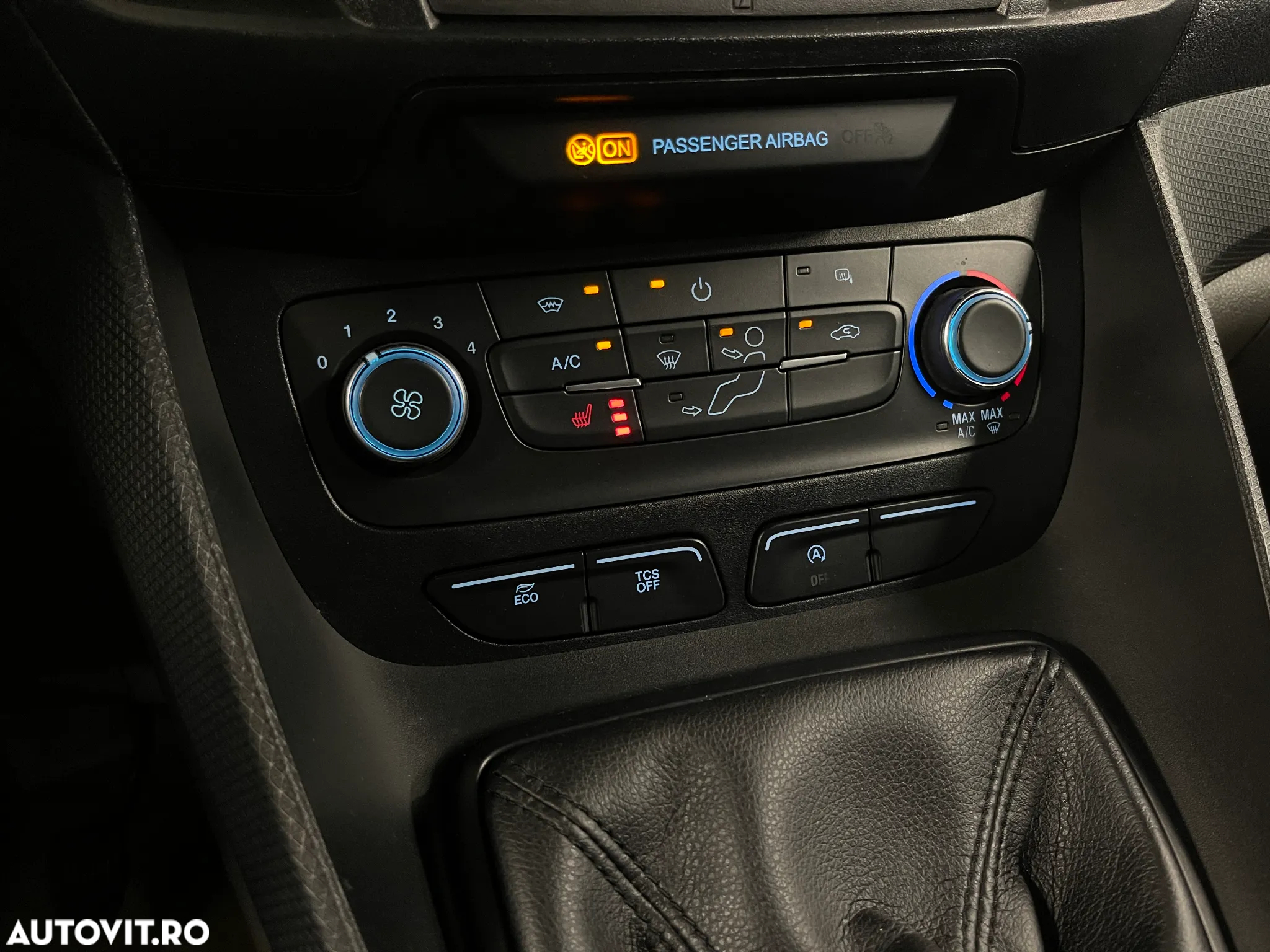 Ford Transit Connect - 13