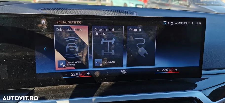 BMW Seria 3 330e Touring xDrive Aut. Sport Line - 28