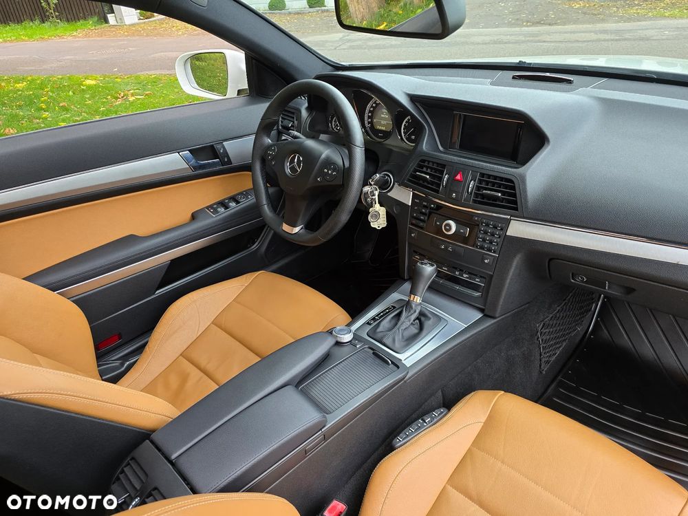 Mercedes-Benz Klasa E 250 Coupe BlueEFFICIENCY 7G-TRONIC Avantgarde - 27