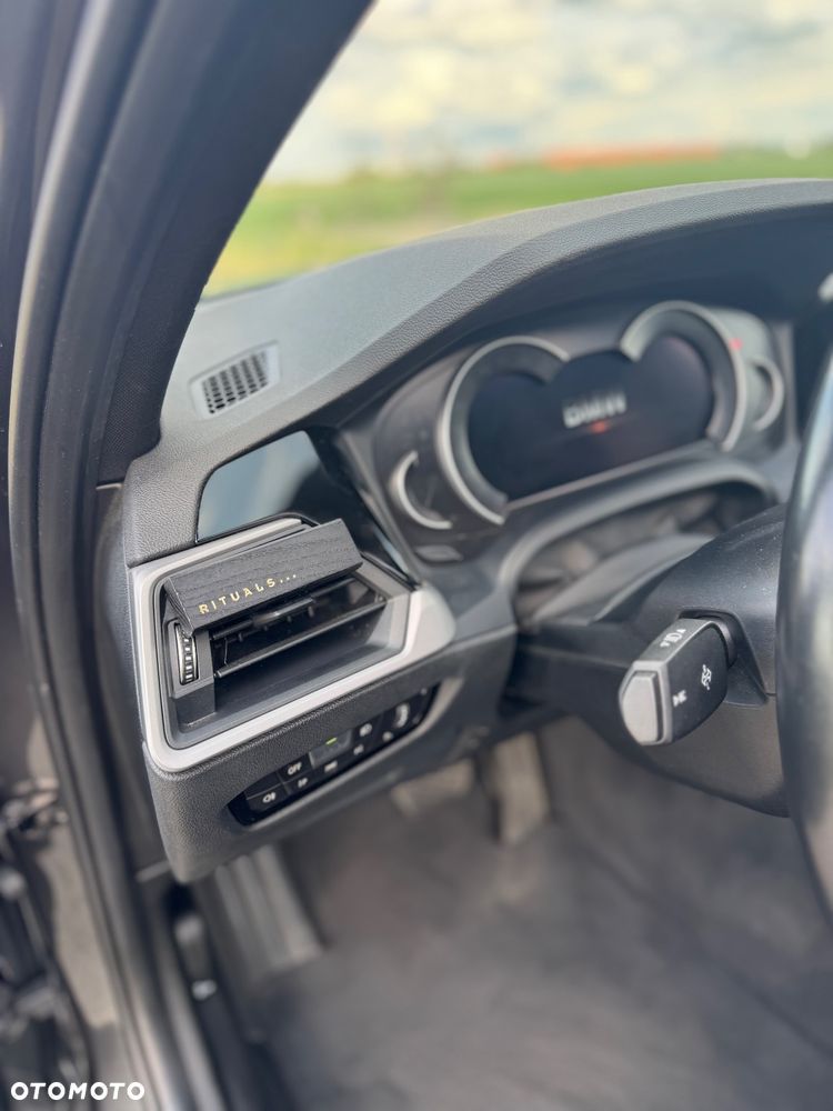 BMW Seria 3 318d Touring - 32