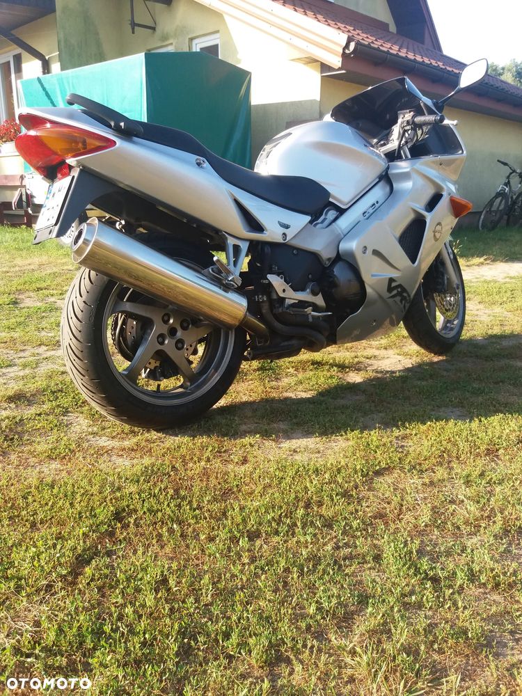 Honda VFR - 4