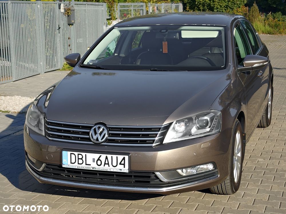 Volkswagen Passat - 2