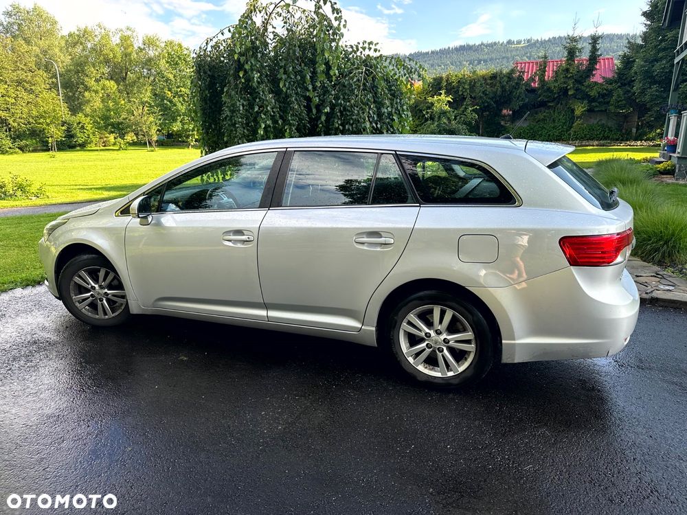 Toyota Avensis 1.8 Sol EU5 - 4
