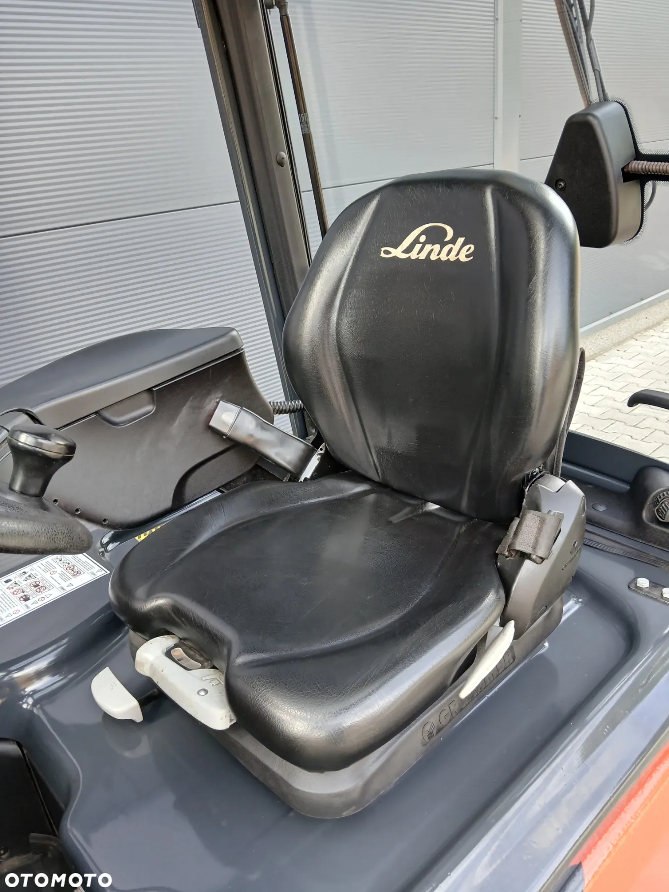 Linde E14-02 - 8