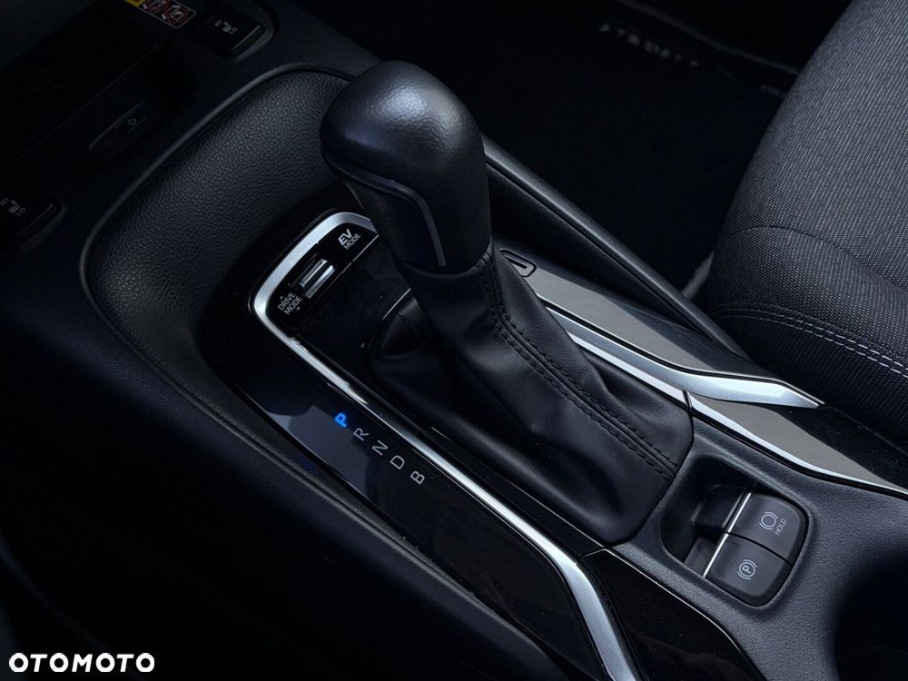Toyota Corolla 1.8 Hybrid Comfort - 17