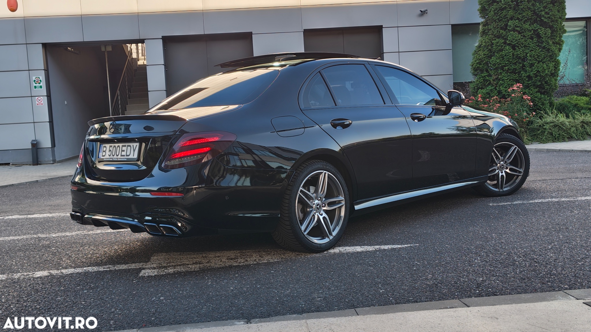 Mercedes-Benz E 220 d Aut. - 26