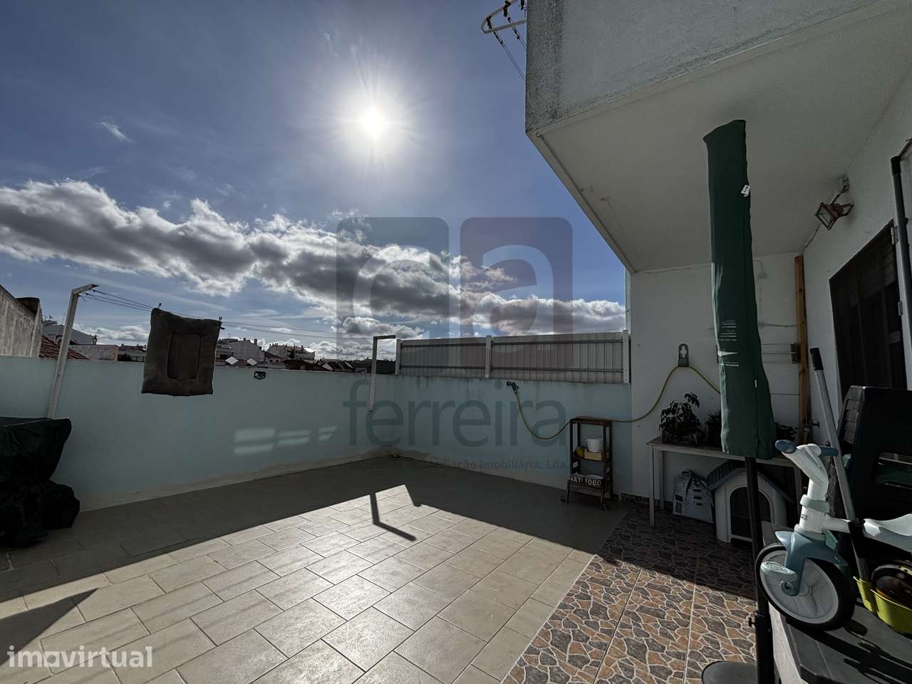 Apartamento T2 central com terrraço e varanda - Grande imagem: 3/42