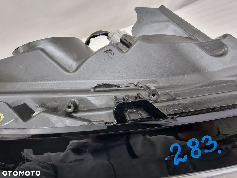 LEXUS NX 300H XENON 14- PRAWA LAMPA PRZEDNIA PRZÓD , NR KOITO 78-15 , NR AUKCJI LL283 - 7