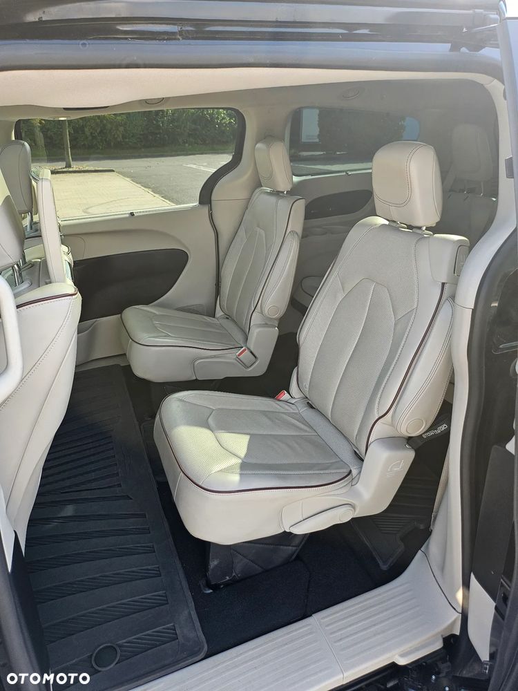 Chrysler Pacifica - 9
