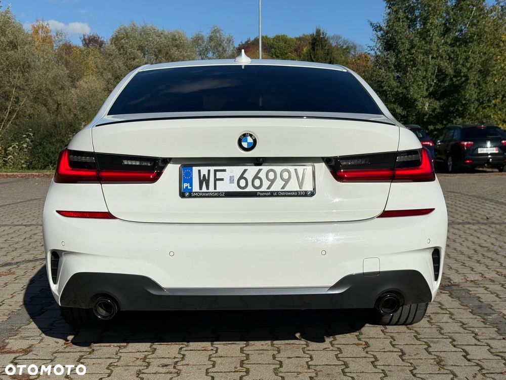 BMW Seria 3 320d xDrive M Sport sport - 9