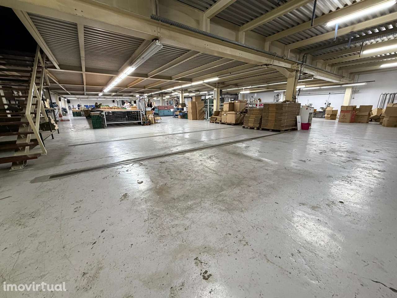 Armazém para arrendar em Gemunde-Moreira - Grande imagem: 2/3