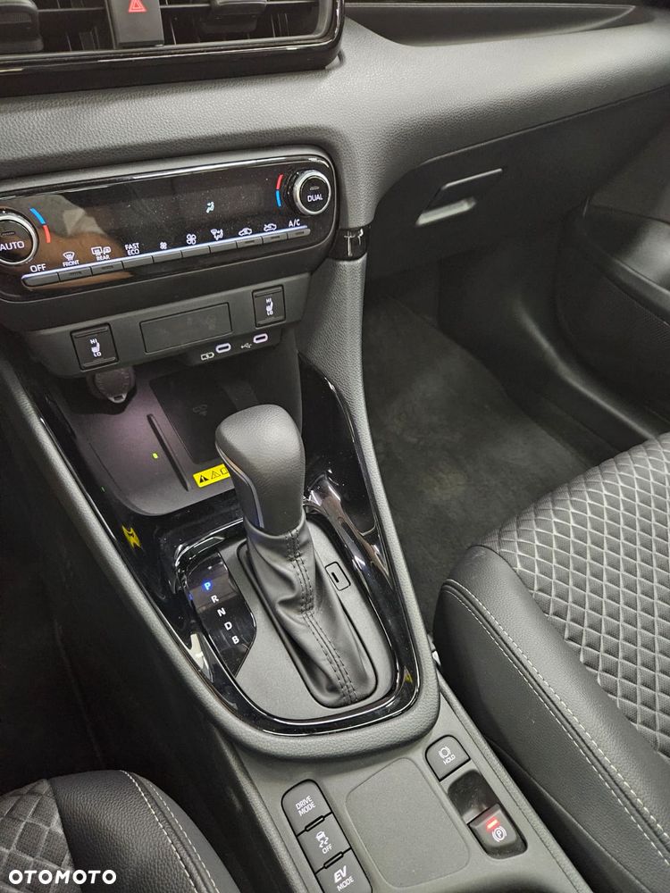 Toyota Yaris - 12