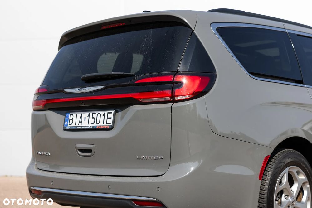 Chrysler Pacifica - 20