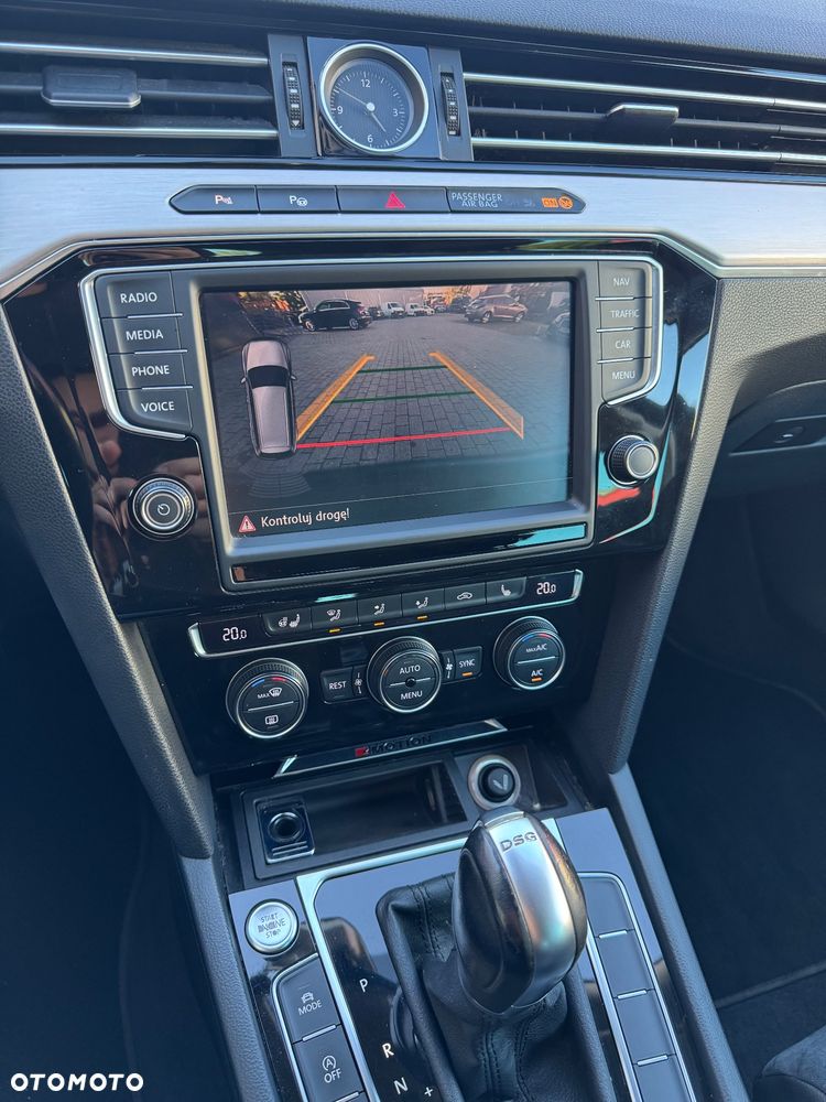 Volkswagen Passat - 19