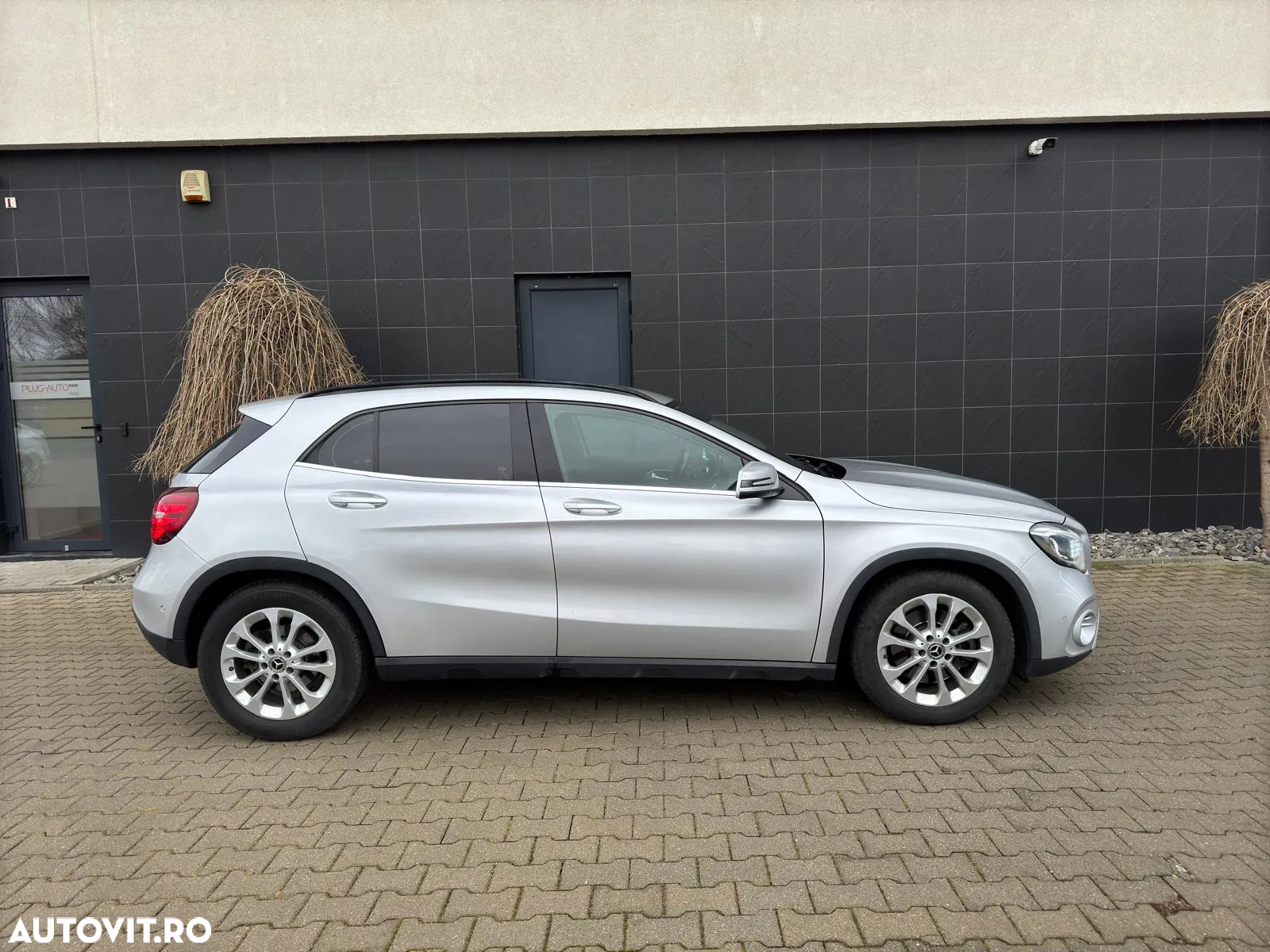 Mercedes-Benz GLA 250 4Matic 7G-DCT Peak Edition - 2