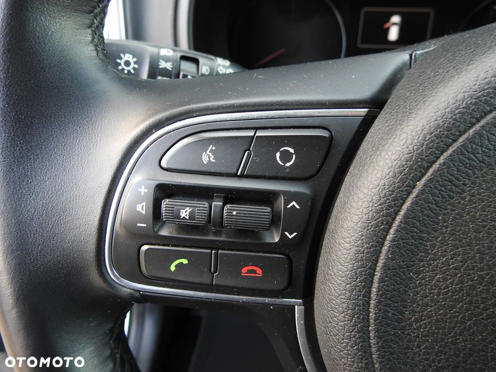 Kia Sportage 1.7 CRDI 2WD ISG Dream-Team Edition - 19