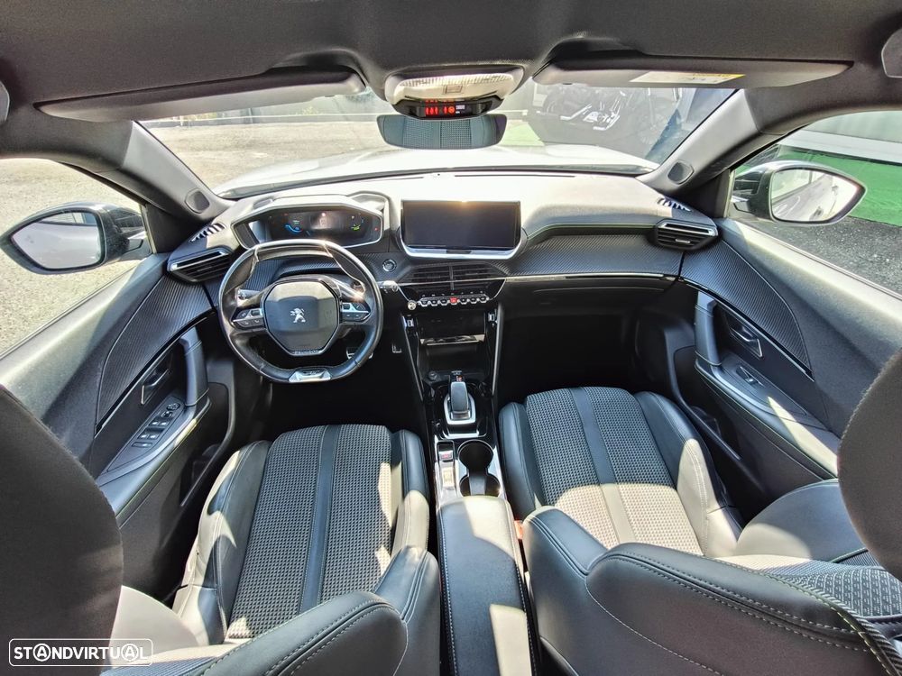 Peugeot e-2008 GT+ - 11