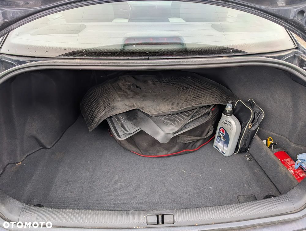 Audi A4 Limousine - 13