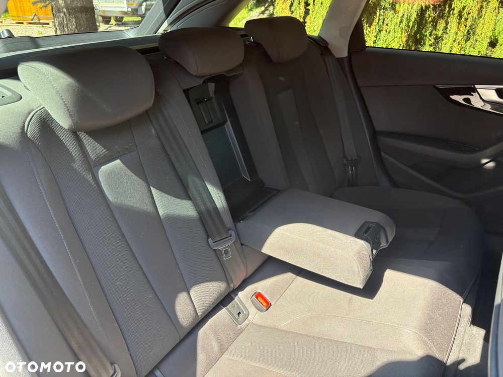 Audi A4 Avant 40 TFSI Sport S tronic - 16