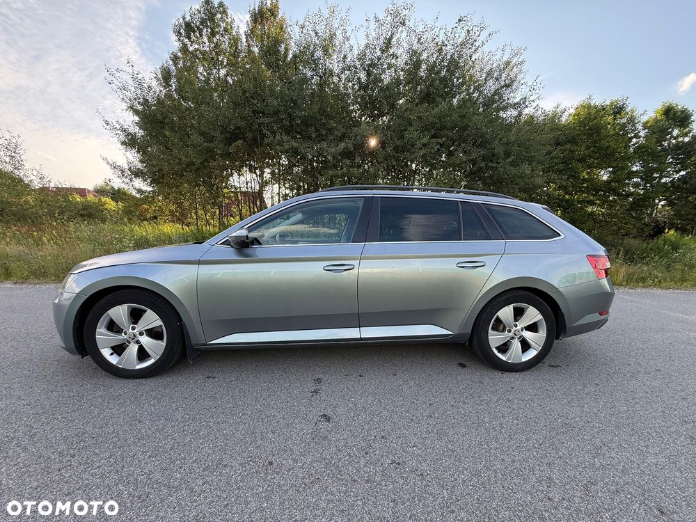 Skoda Superb 1.6 TDI Ambition Greenline - 4