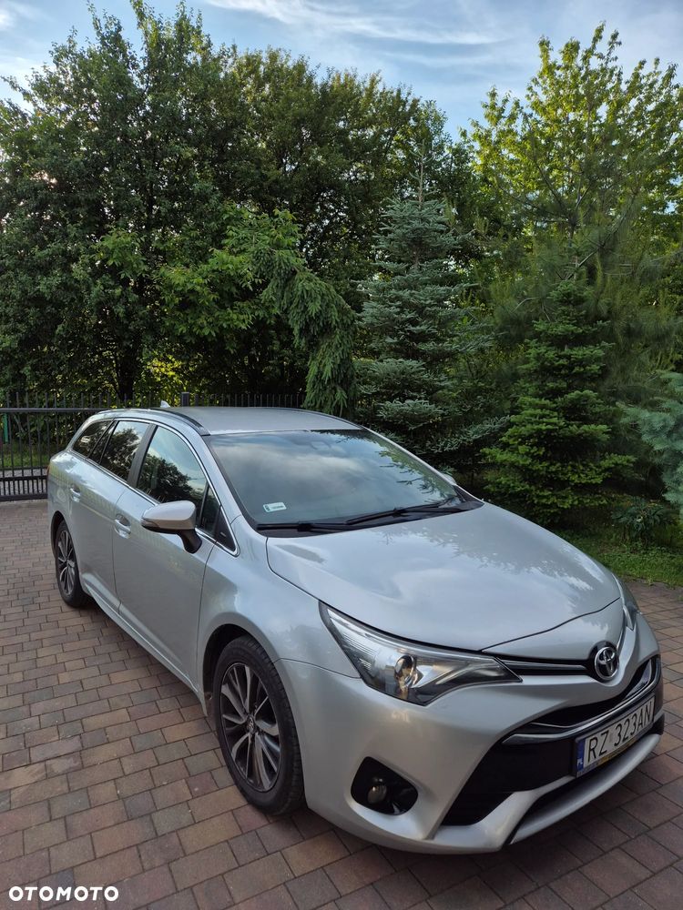 Toyota Avensis 2.0 Premium MS - 1