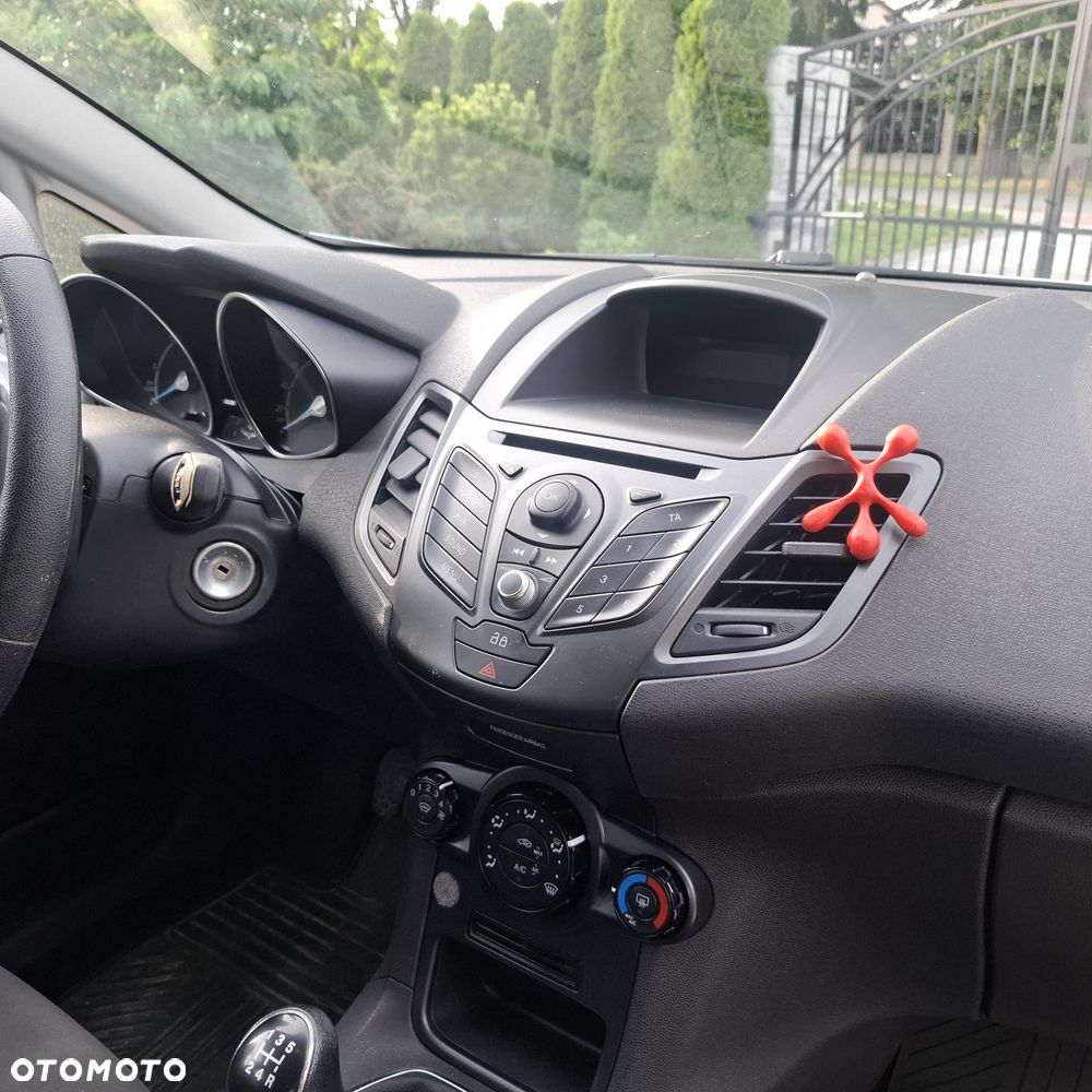 Ford Fiesta 1.5 TDCi Titanium - 8