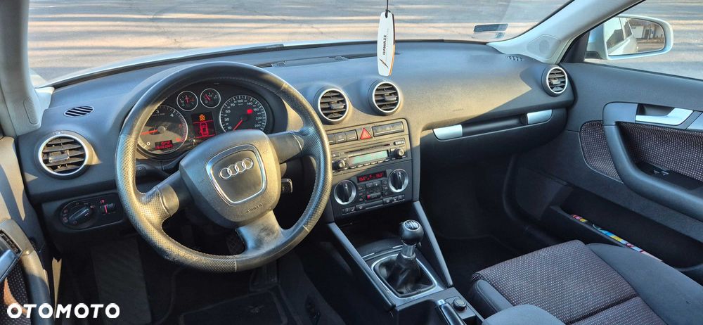 Audi A3 Sportback - 2