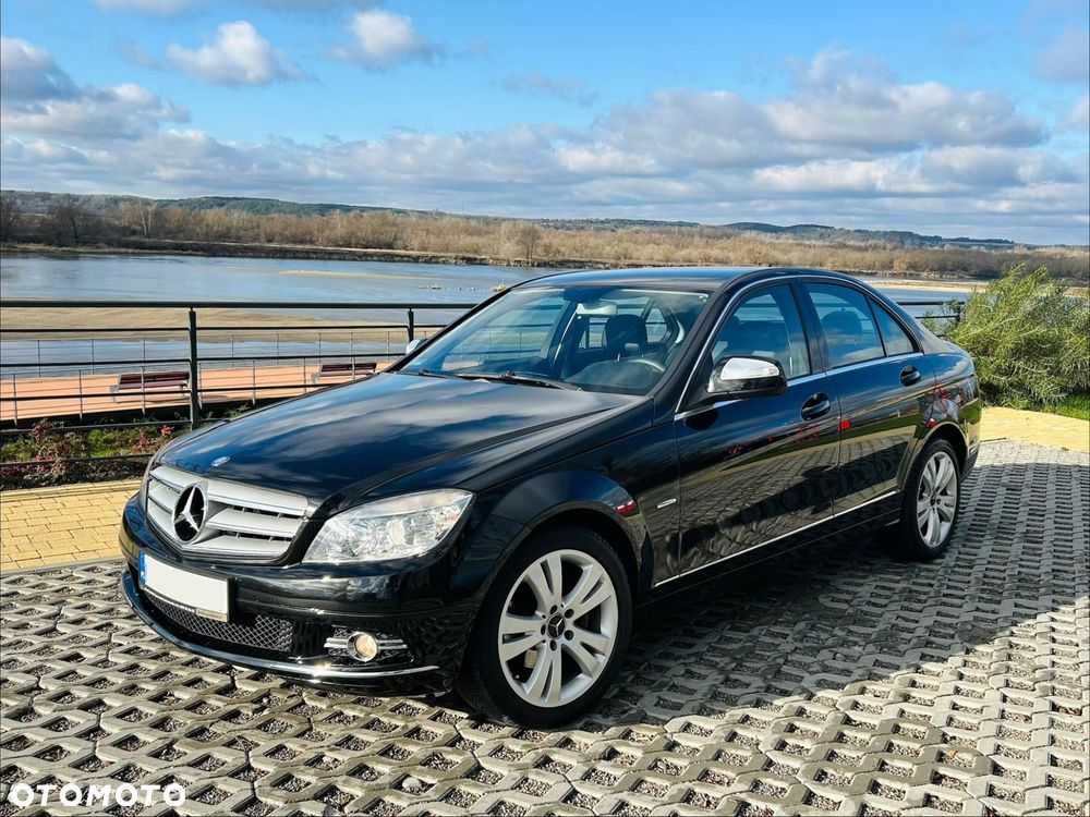 Mercedes-Benz Klasa C 180 CGI BlueEFFICIENCY Avantgarde - 1