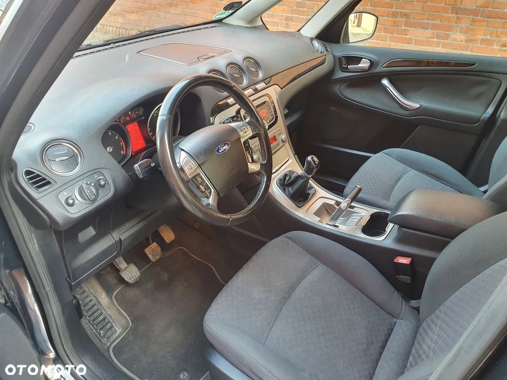 Ford Galaxy 2.0 Ghia - 10