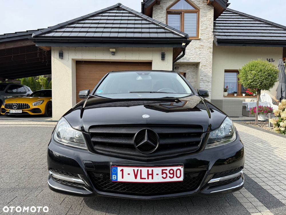 Mercedes-Benz Klasa C 180 CGI BlueEFFICIENCY Avantgarde - 5