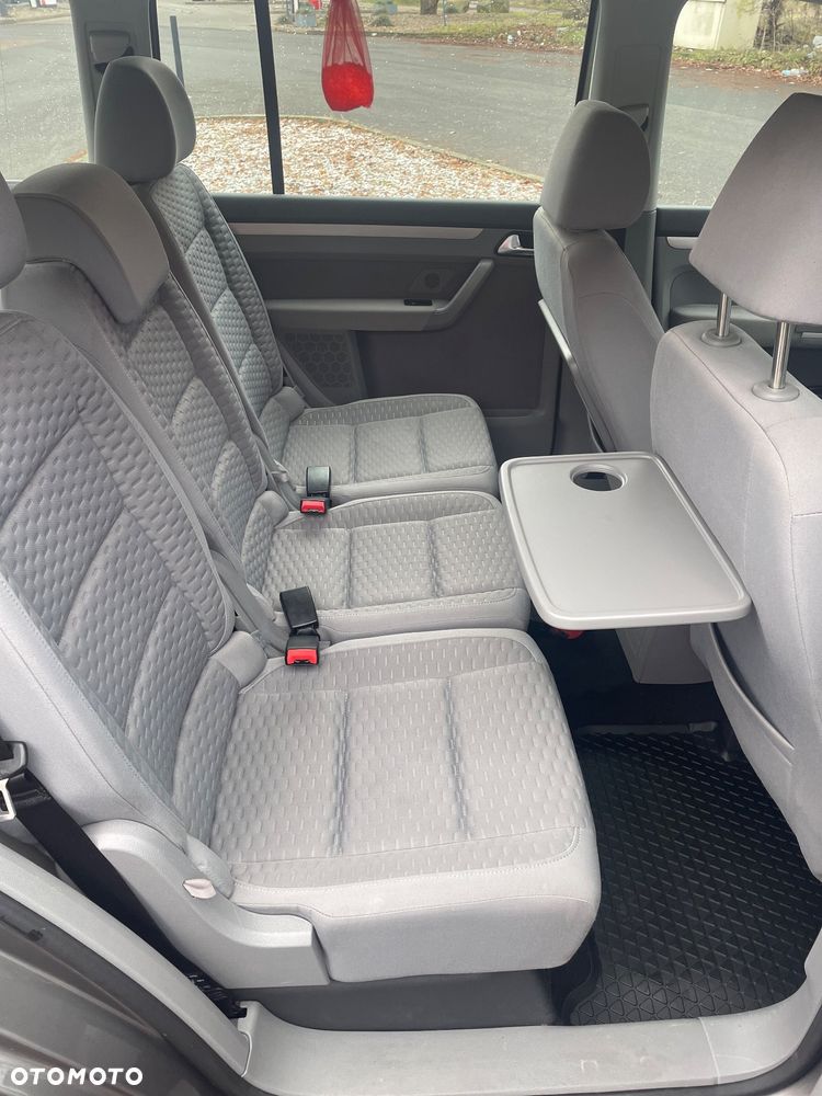 Volkswagen Touran - 14