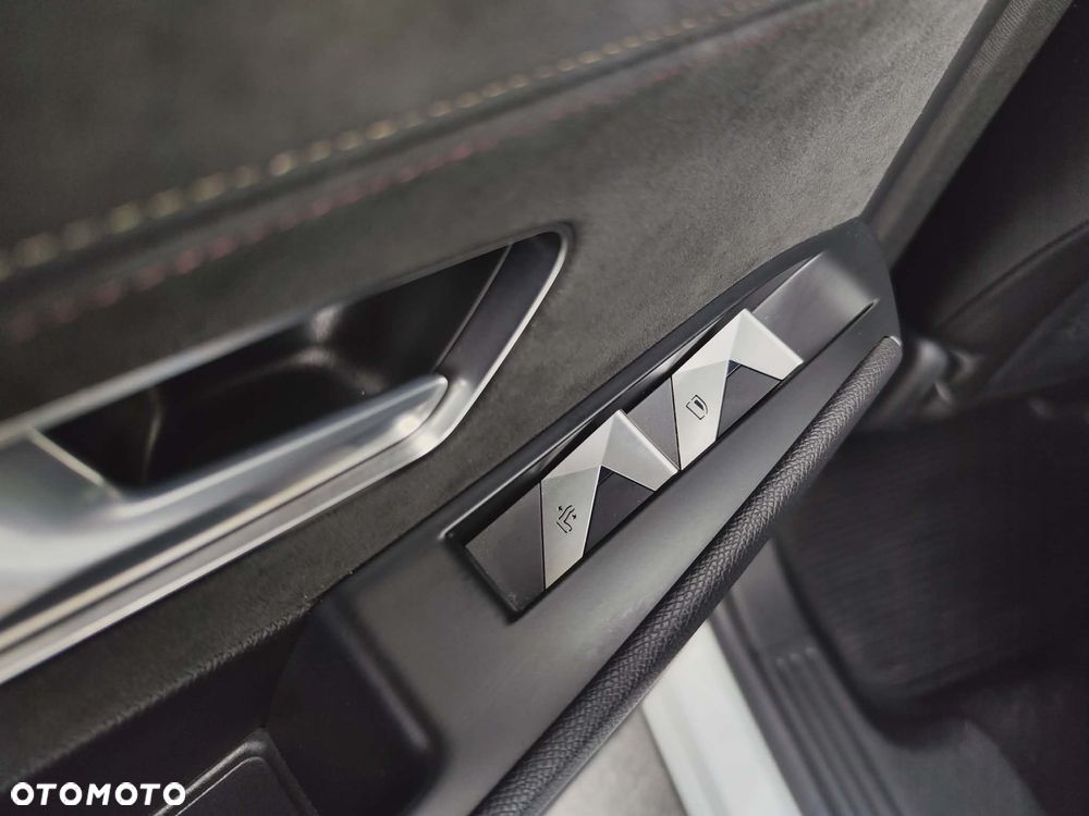 DS Automobiles DS 7 Crossback 2.0 BlueHDi Performance Line + - 37