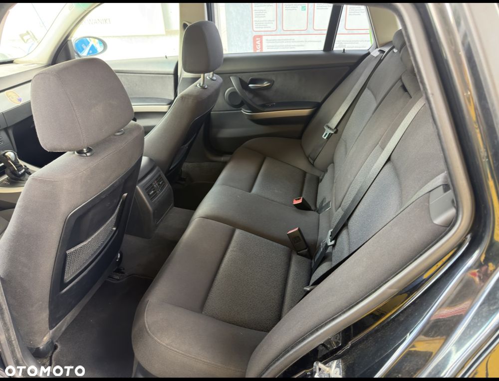 BMW Seria 3 330i - 3