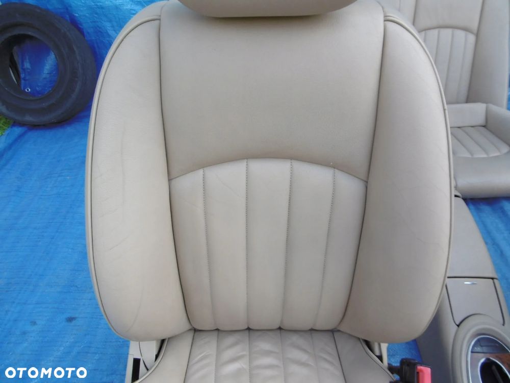 FOTEL PRAWY PRZÓD SKÓRA KREMOWY BEŻOWY GRZANY PODGRZEWANY OSŁONA ZAGŁÓWEK MERCEDES CLS W219 C219 - 2