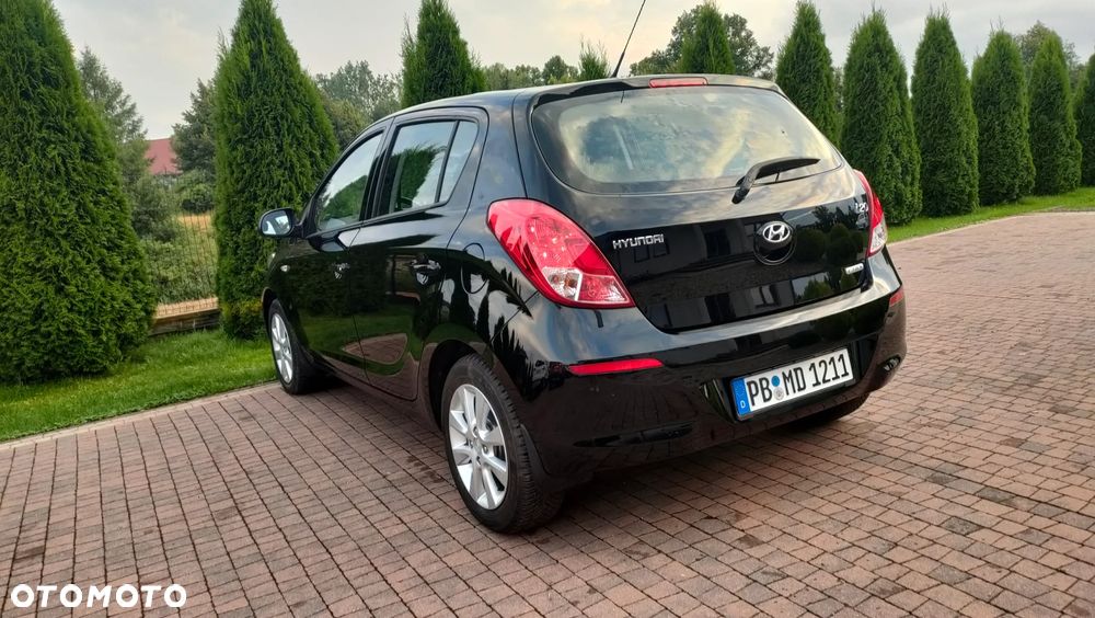Hyundai i20 1.1 CRDi Intro Edition - 16