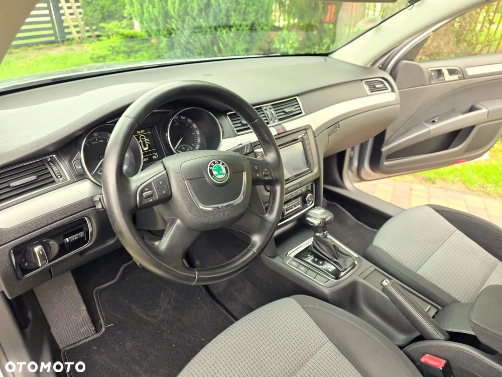 Skoda Superb 1.8 TSI Elegance DSG - 8