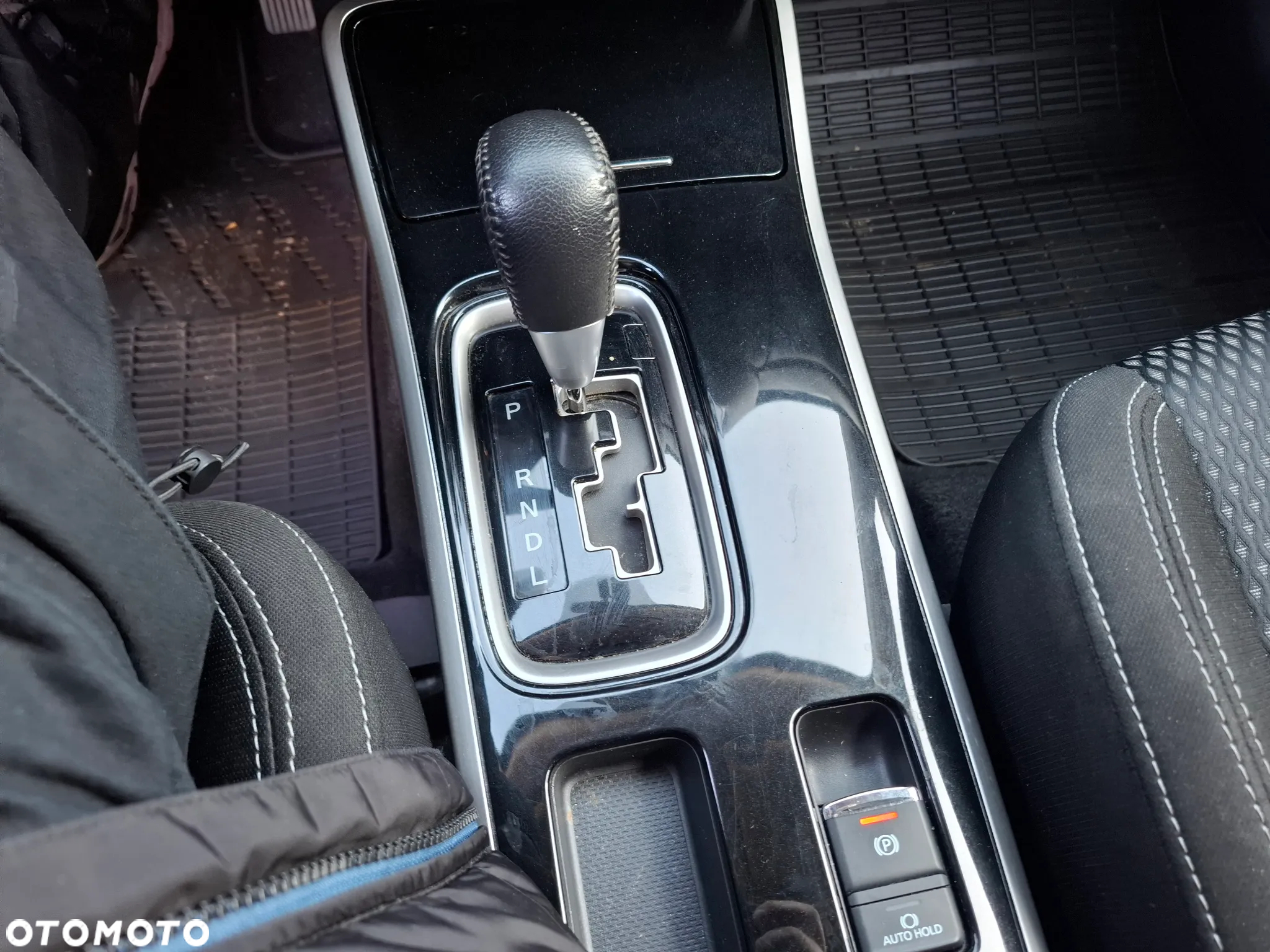Mitsubishi Outlander 2.0 Intense 2WD CVT - 23
