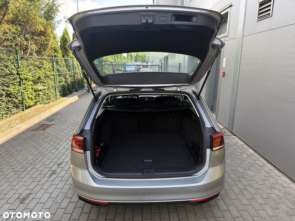 Volkswagen Passat Variant 2.0 TDI EVO Business - 18