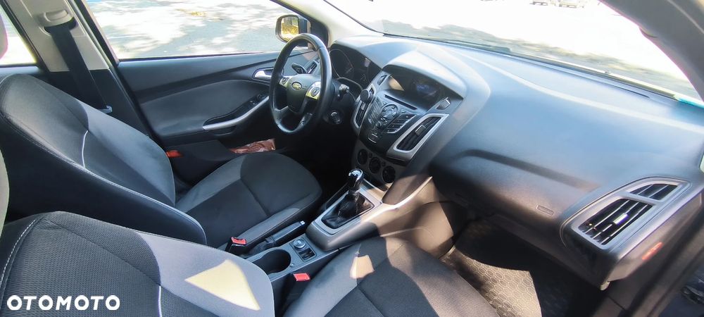 Ford Focus 1.6 Trend - 13