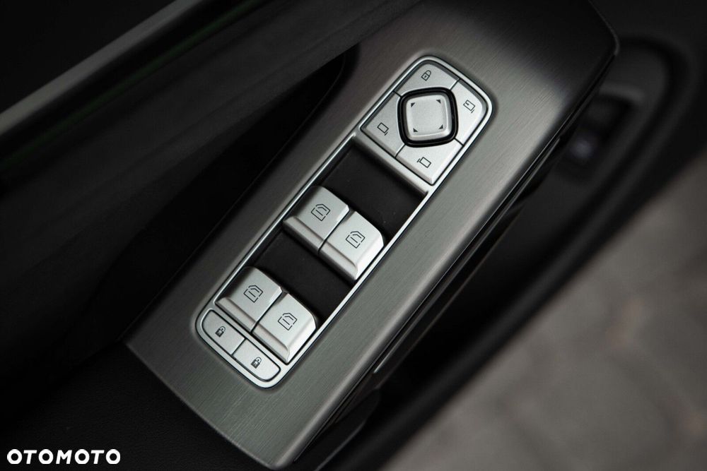 Hongqi H9 - 18