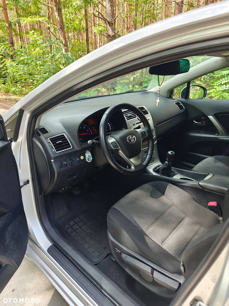 Toyota Avensis 2.0 D-4D Premium - 12