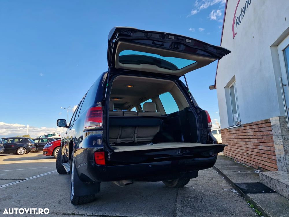 Toyota Land Cruiser V8 4.5 Aut Luxury - 6