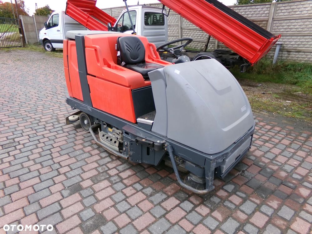 Hako hako scrubmaster b310r zamiatarko szczotkarka myjąca - 6