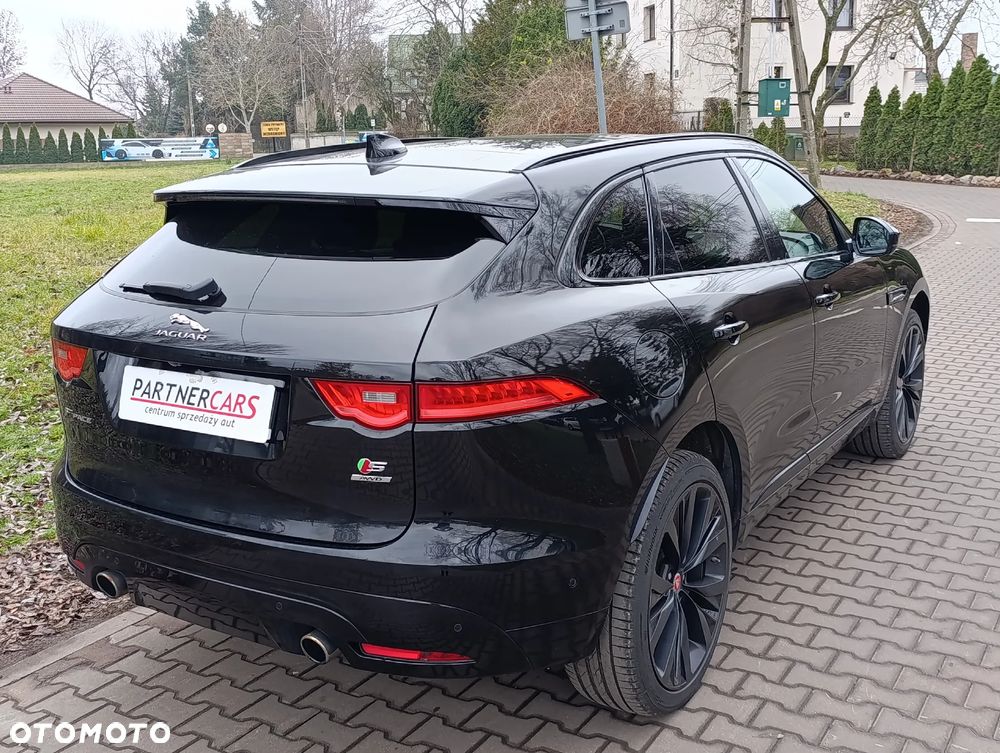 Jaguar F-Pace S AWD - 4