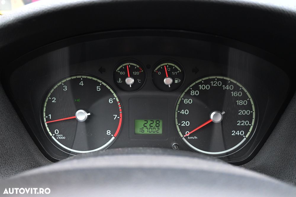 Ford Focus 1.6i 16V Ghia - 17