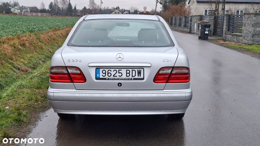 Mercedes-Benz Klasa E 270 CDI Classic - 40