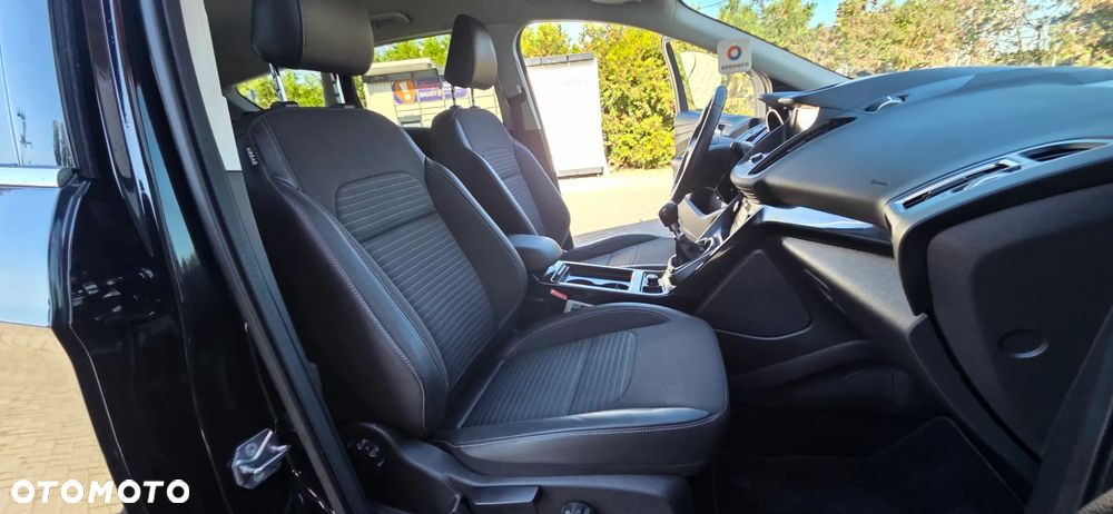 Ford Kuga 1.5 EcoBoost 2x4 Titanium - 33
