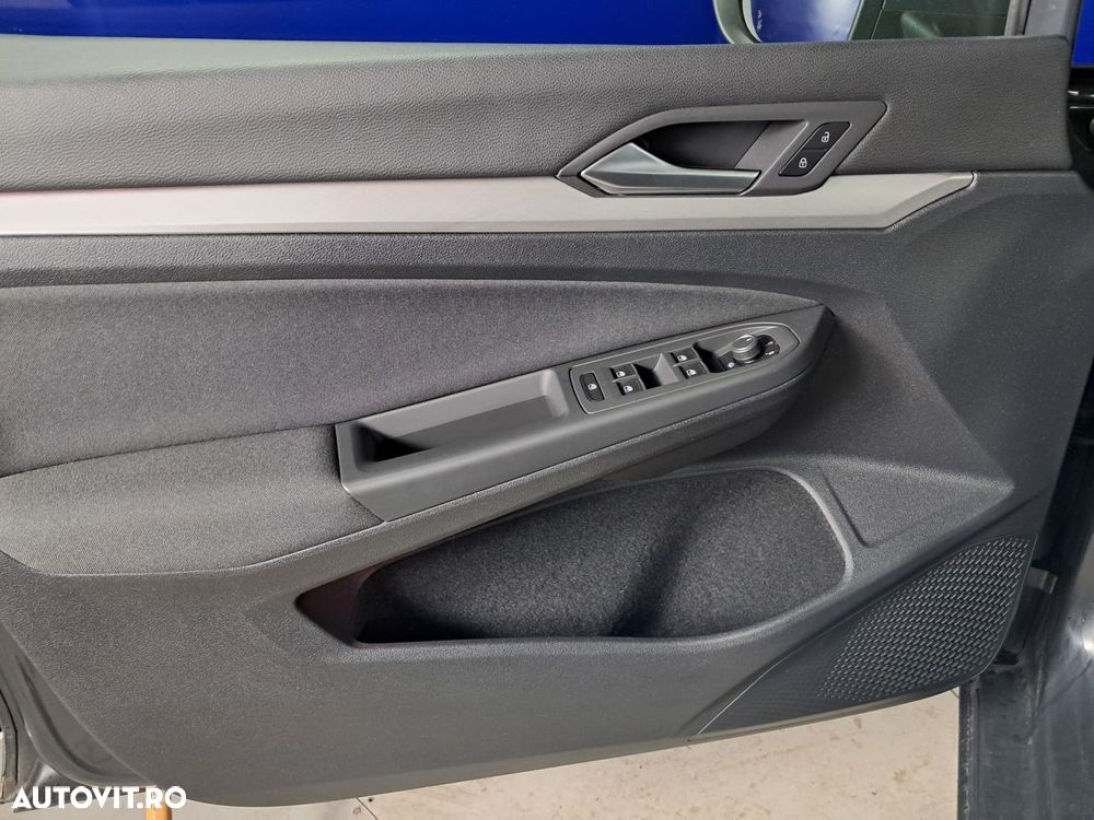 Volkswagen Golf - 10